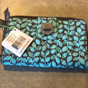 BNWT Vera Bradley turn lock wallet in shower vines